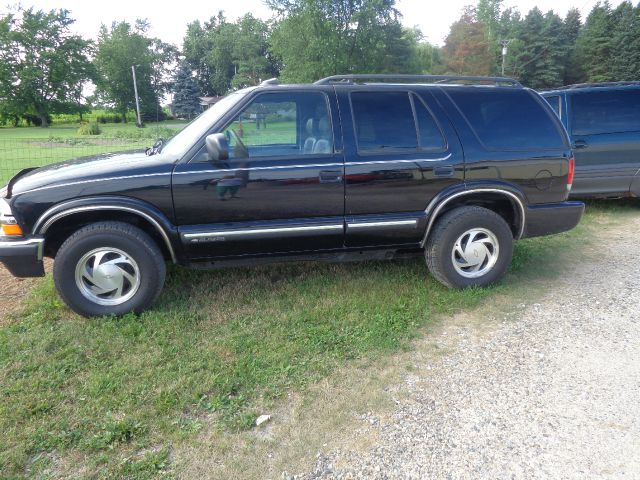 Chevrolet Blazer 2001 photo 2