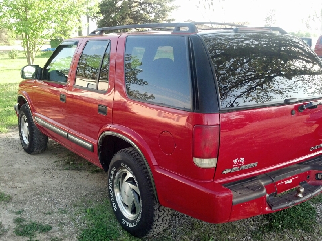 Chevrolet Blazer 2001 photo 3