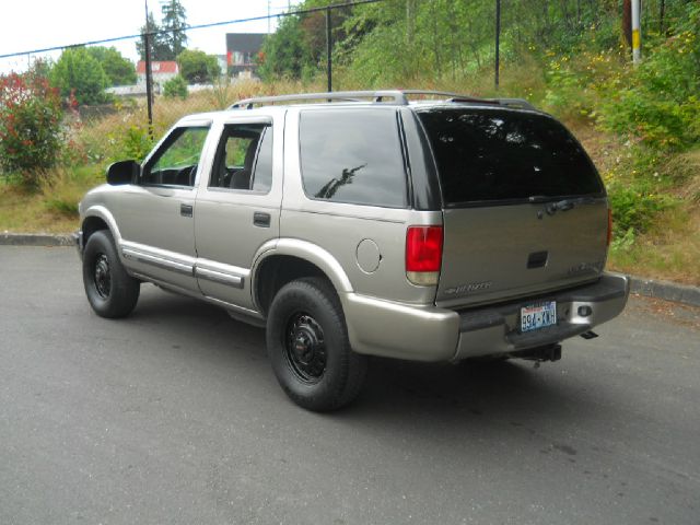 Chevrolet Blazer 2001 photo 2