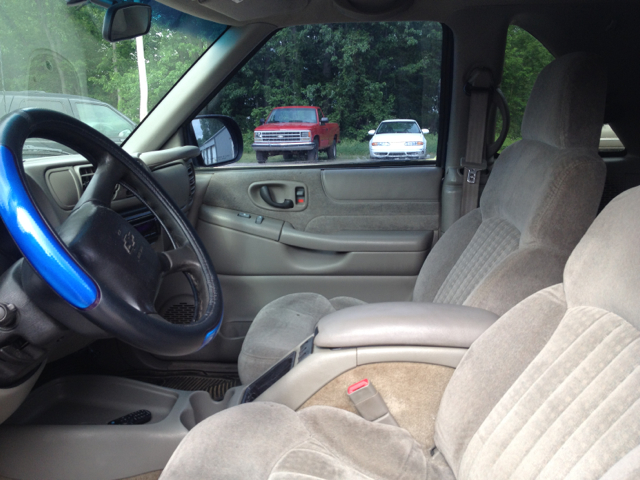 Chevrolet Blazer 2001 photo 1