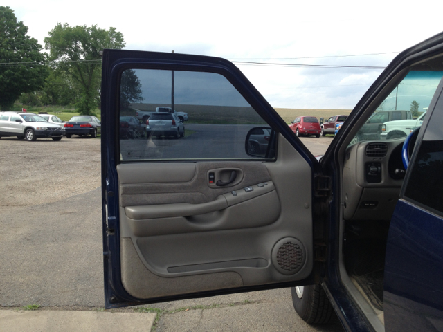 Chevrolet Blazer 2001 photo 2