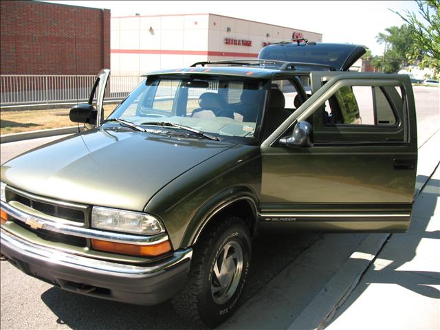 Chevrolet Blazer 2001 photo 1