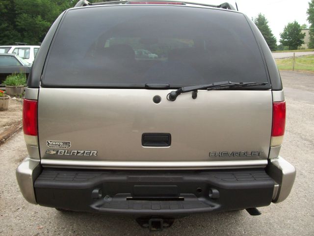 Chevrolet Blazer 2001 photo 1