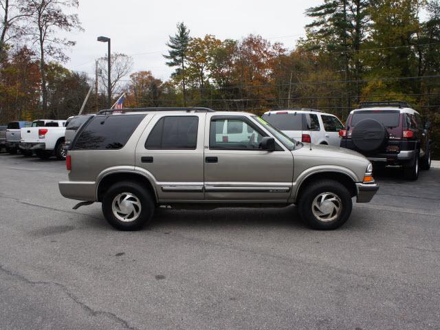 Chevrolet Blazer 2001 photo 3