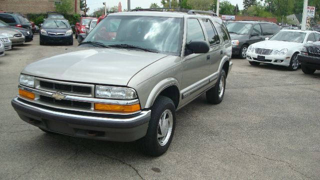 Chevrolet Blazer 2001 photo 2