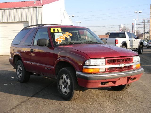 Chevrolet Blazer 2001 photo 2