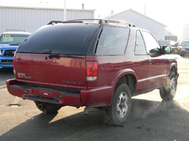 Chevrolet Blazer 2001 photo 3