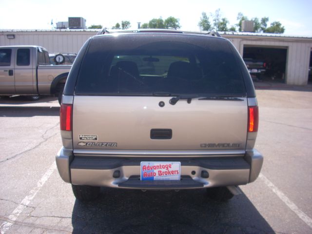 Chevrolet Blazer 2001 photo 2