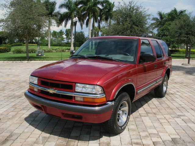 Chevrolet Blazer 2001 photo 1