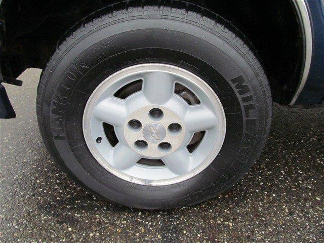 Chevrolet Blazer 2001 photo 3