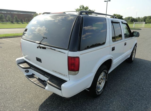 Chevrolet Blazer 2001 photo 1