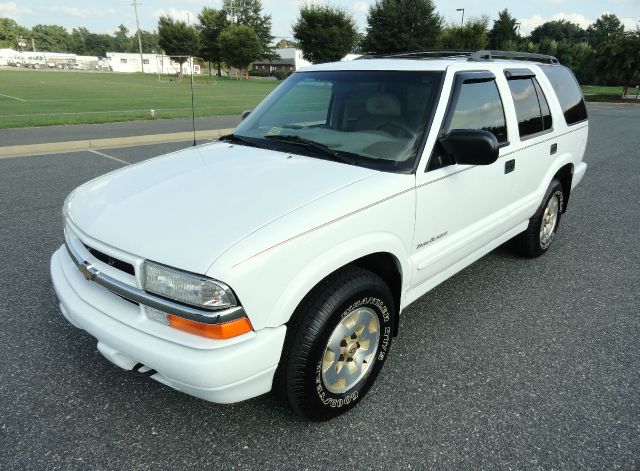 Chevrolet Blazer 2001 photo 3