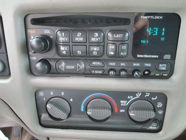 Chevrolet Blazer 2WD QUAD CAB 140.5 ST SUV