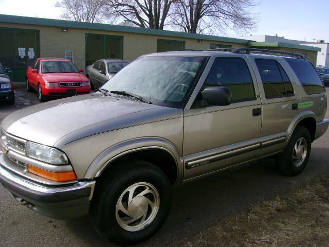 Chevrolet Blazer 2001 photo 2