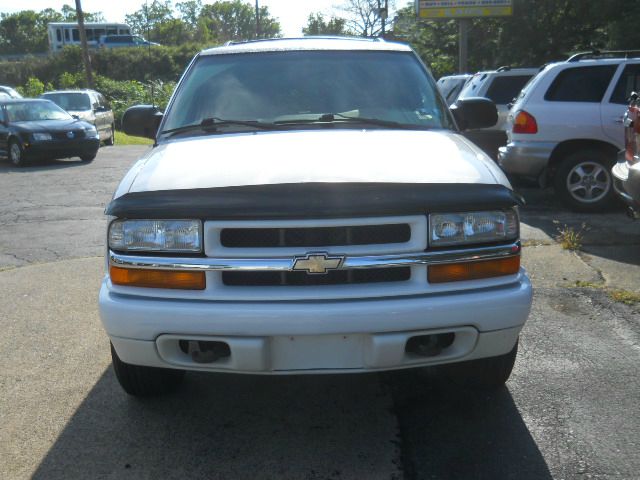 Chevrolet Blazer 2002 photo 3