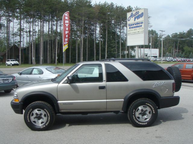 Chevrolet Blazer 2002 photo 2