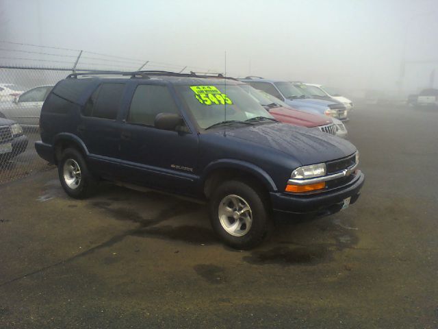 Chevrolet Blazer 2002 photo 2