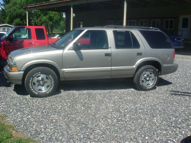 Chevrolet Blazer 2002 photo 2