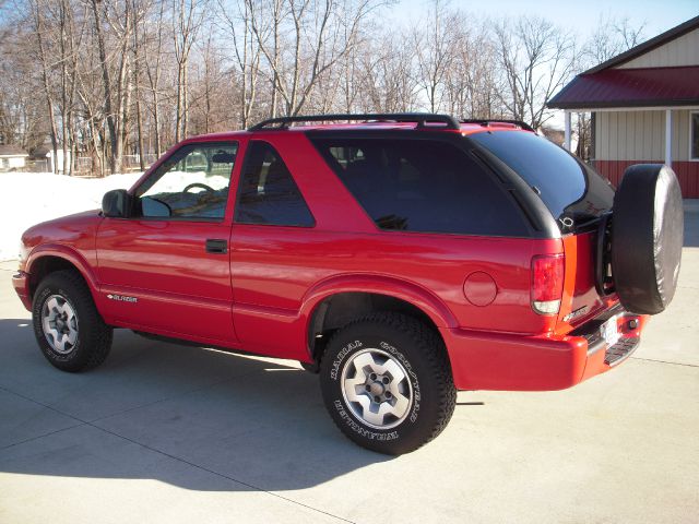 Chevrolet Blazer 2004 photo 2