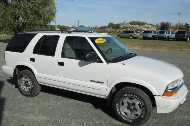 Chevrolet Blazer 2004 photo 2