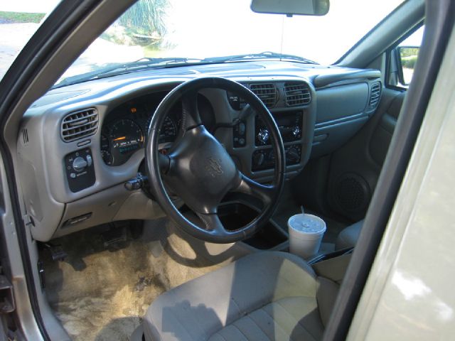 Chevrolet Blazer 2004 photo 2
