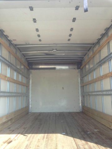 Chevrolet Box Van 2012 photo 2