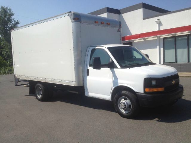 Chevrolet Box Van 2012 photo 3