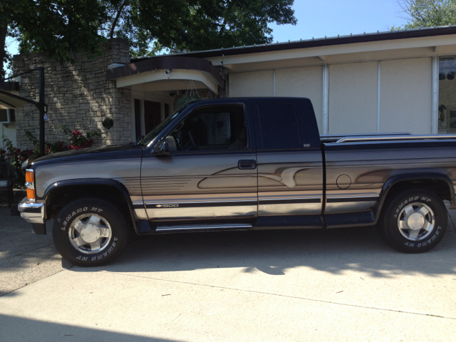 Chevrolet C-K 1500 1996 photo 2