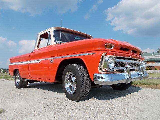 Chevrolet C10 1966 photo 3