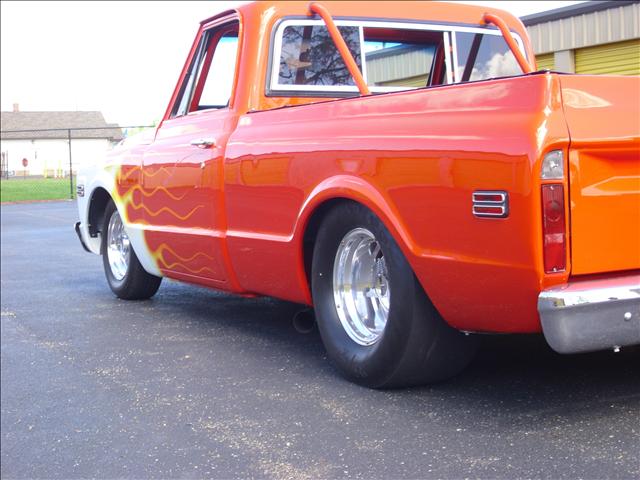 Chevrolet C10 1968 photo 1