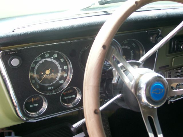 Chevrolet C10 1969 photo 2