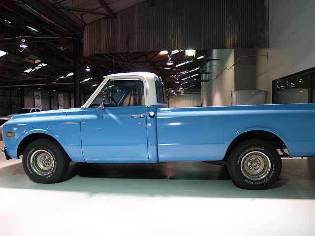 Chevrolet C10 1972 photo 2