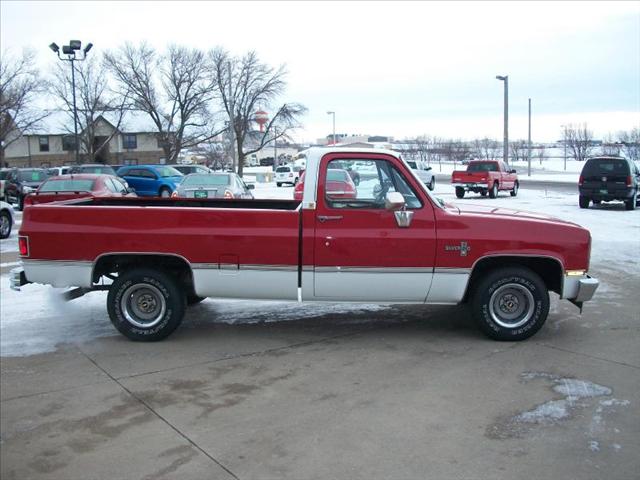 Chevrolet C10 1984 photo 2