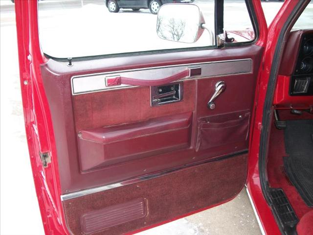 Chevrolet C10 1984 photo 1