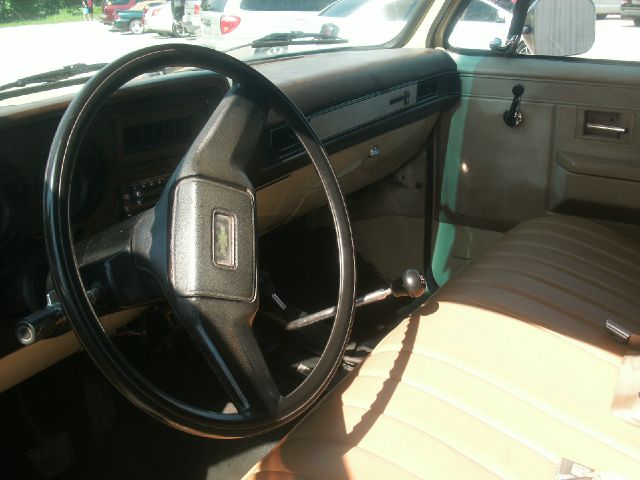 Chevrolet C10 1985 photo 3