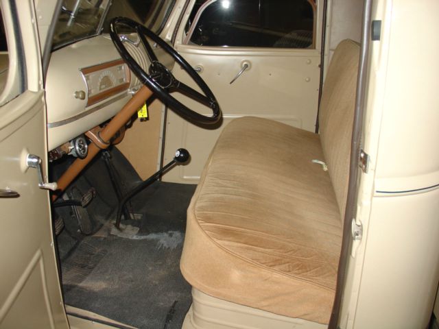 Chevrolet C1500 1946 photo 2