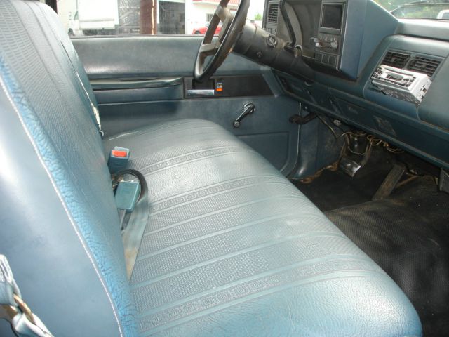 Chevrolet C1500 1990 photo 2