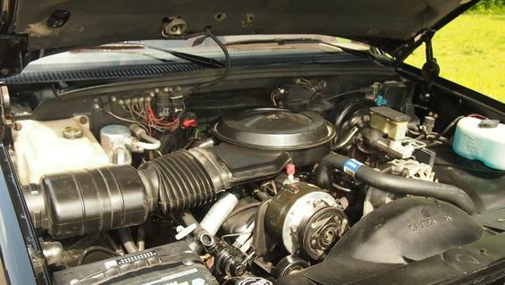 Chevrolet C1500 1990 photo 2