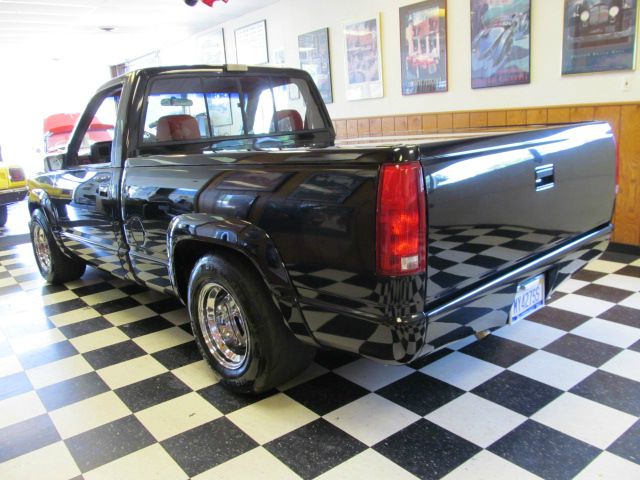 Chevrolet C1500 1990 photo 2