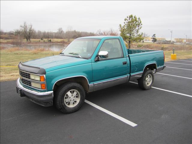 Chevrolet C1500 Base Pickup