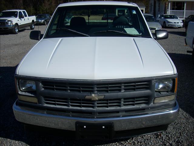 Chevrolet C1500 Base Pickup