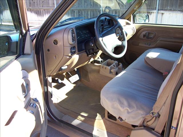 Chevrolet C1500 1995 photo 2