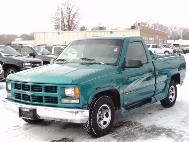 Chevrolet C1500 AWD 4dr S Pickup