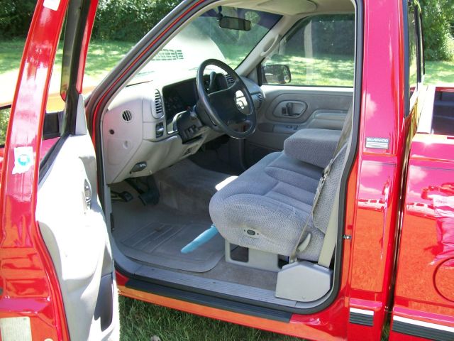 Chevrolet C1500 1995 photo 2