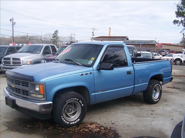 Chevrolet C1500 Base Pickup