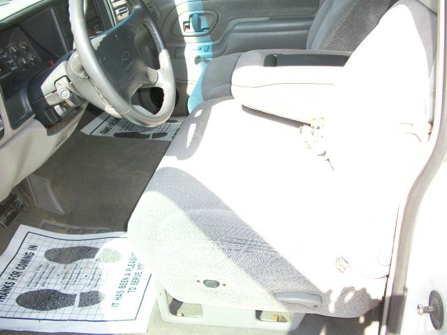 Chevrolet C1500 1997 photo 2