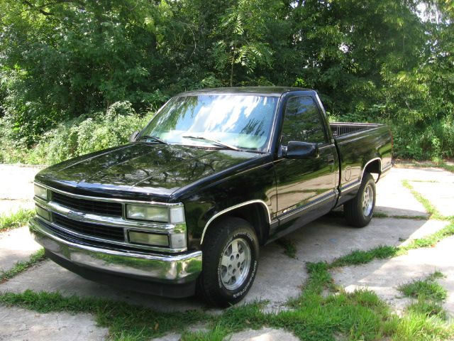 Chevrolet C1500 1997 photo 2