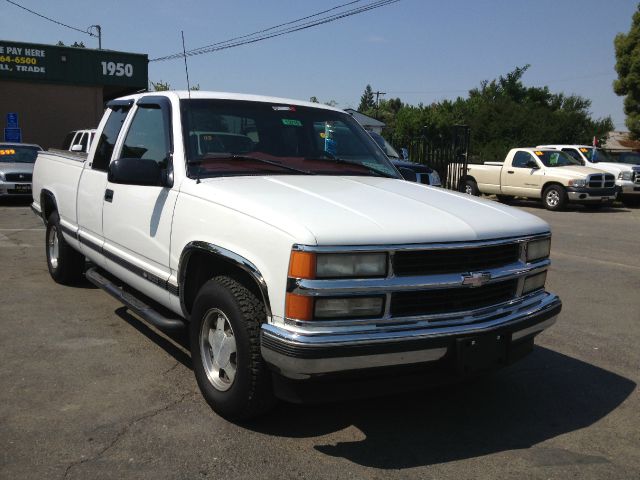 Chevrolet C1500 2.5 GLS Pickup Truck