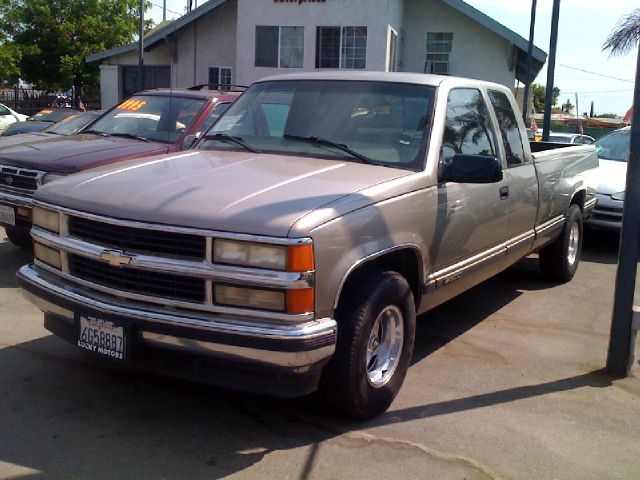 Chevrolet C1500 1998 photo 2