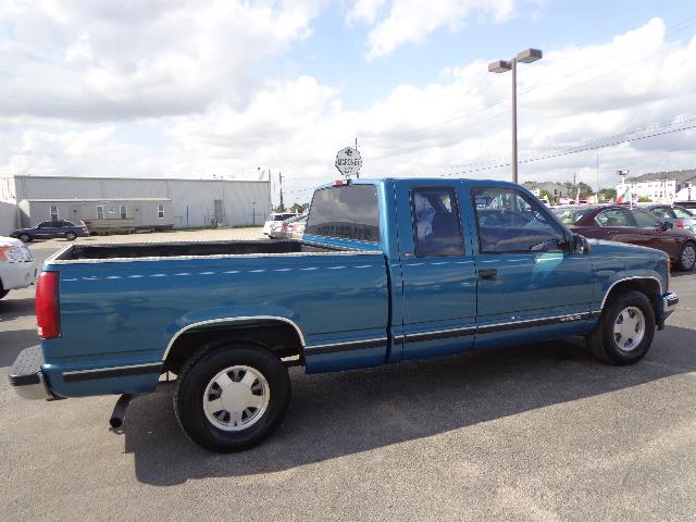 Chevrolet C1500 1998 photo 2